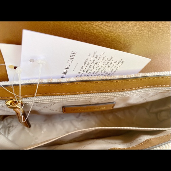 Gaby’sBags👜💕-NWT Michael Kors Shoulder Bag - Picture 6 of 8